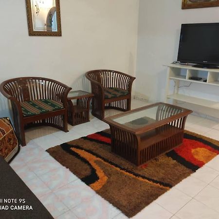 R&R Homestay Simpang Renggam Eksteriør billede
