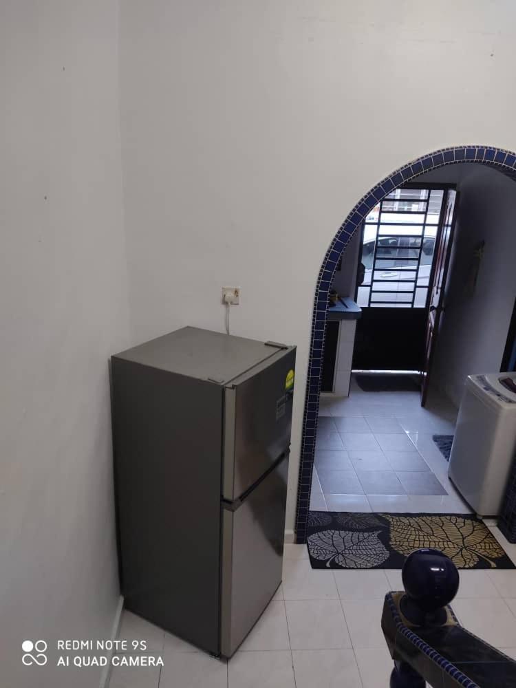 R&R Homestay Simpang Renggam Eksteriør billede
